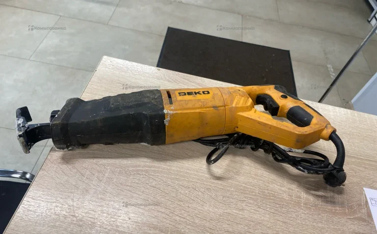 Электропила Сабельная пила Deko DKRS1200