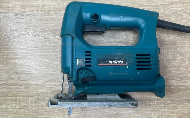 Лобзик Makita 4329