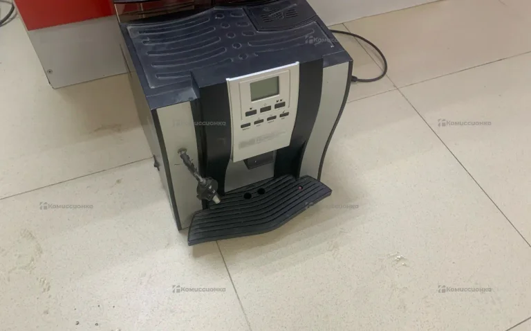 Кофемашинка hurakan me 709