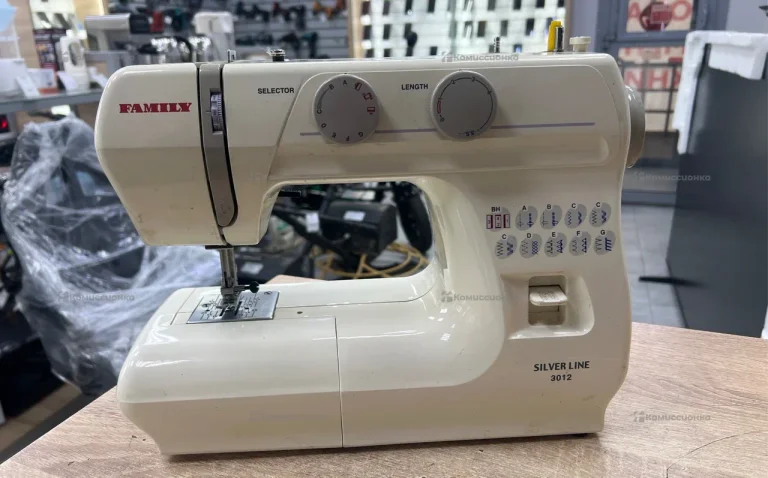 Швейная машина  Janome SL3012