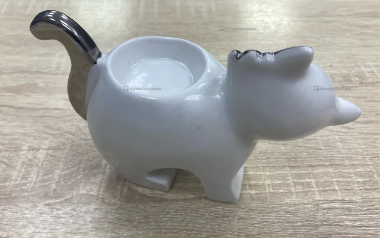 Котик со стразами