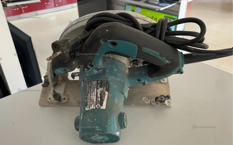 Циркулярная пила Makita HS7601