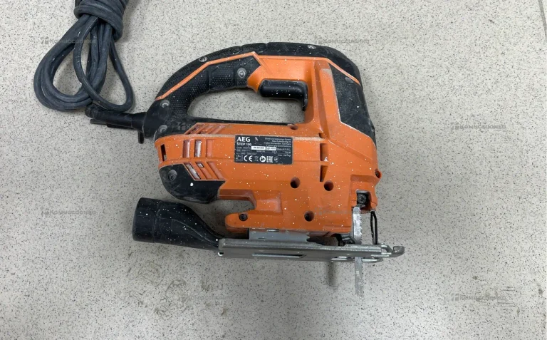 Электролобзик STEP 100 700 Вт