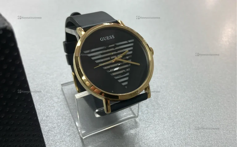 Часы Guess