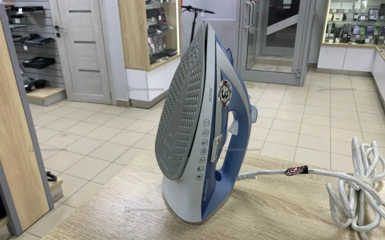 Утюг Polaris PIR 2820