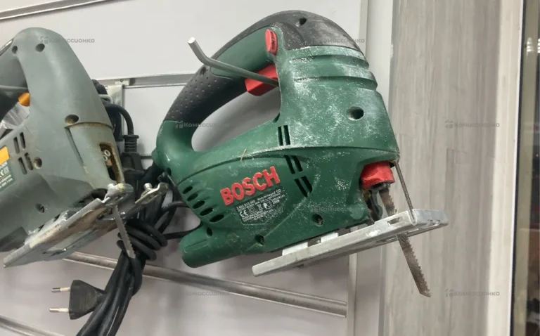 Лобзик Bosch PST 700 PE
