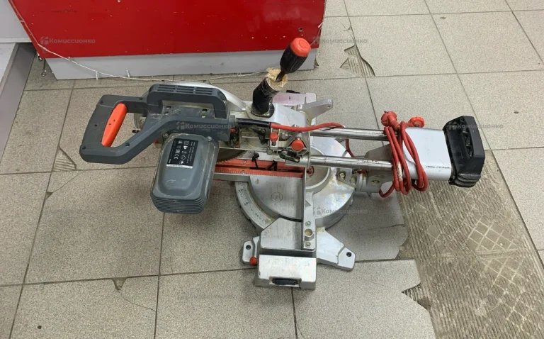 Пила торцовочная Graphite 59G800