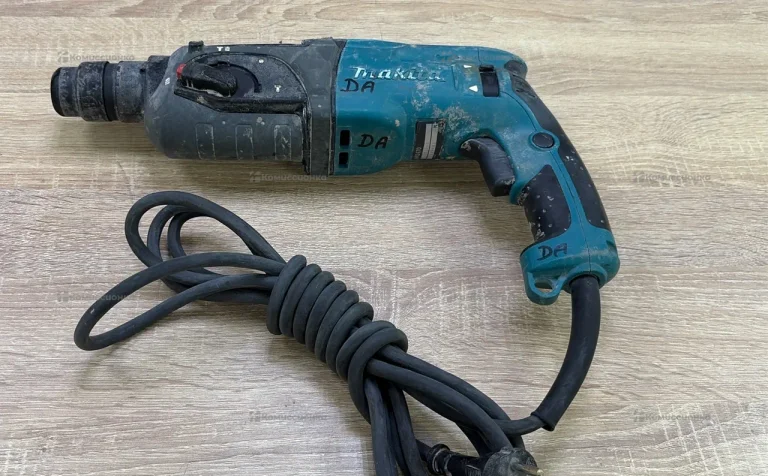 Перфоратор Makita HR2470X15
