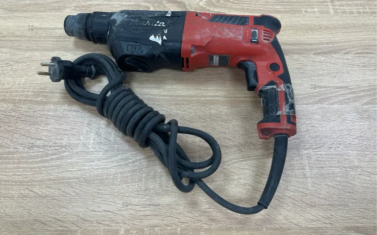 Перфоратор Makita M8701