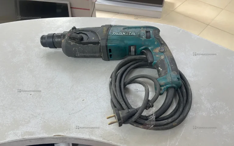 Перфоратор Makita HR2470