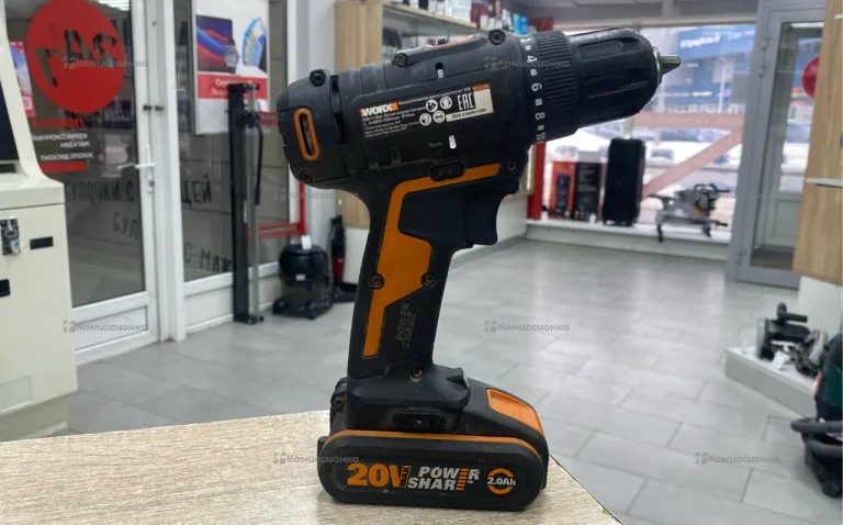Шуруповерт Worx WX100