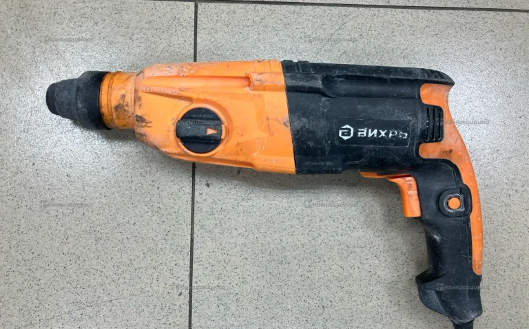 Перфоратор ВИХРЬ П-900К