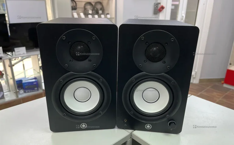 Студийные мониторы Yamaha HS4 черные