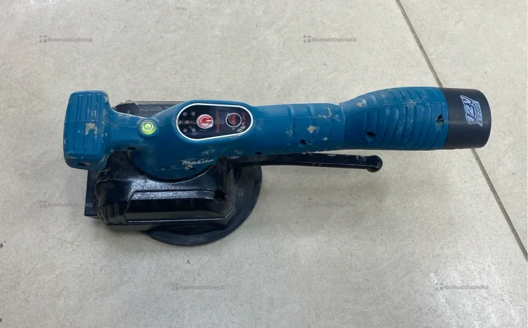 Виброприсоска Makita