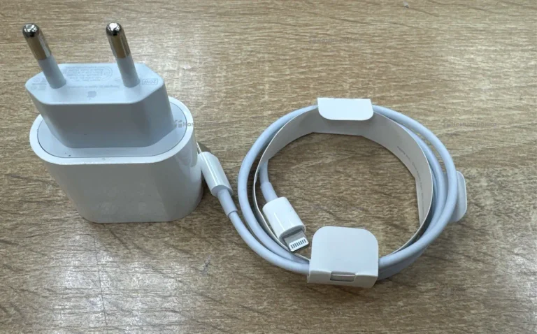 Зарядка для Айфона