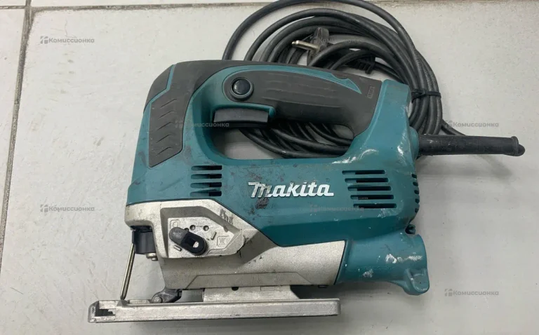 лобзик Makita JV0600