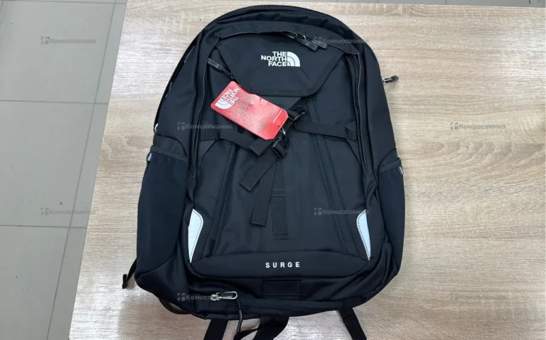 Рюкзак The North face Surge черный