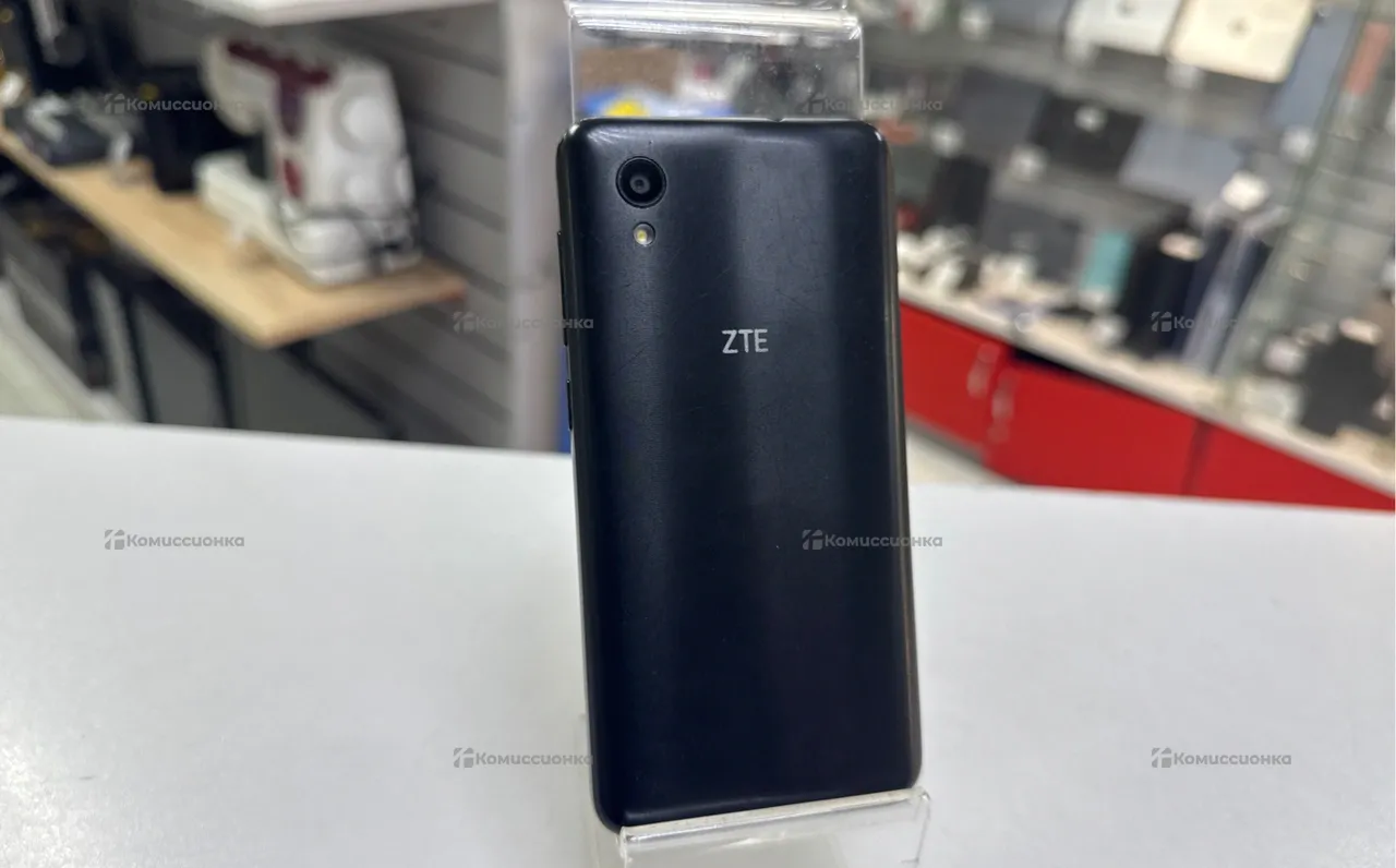 Купить ZTE Blade L8 1/32 ГБ б/у арт. 2027800978856-1 в Москве И