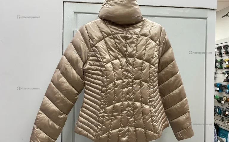 Куртка-пуховик женская Karl Lagerfield LWOMP110 р