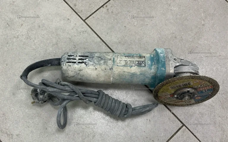 УШМ Makita 9558HNR