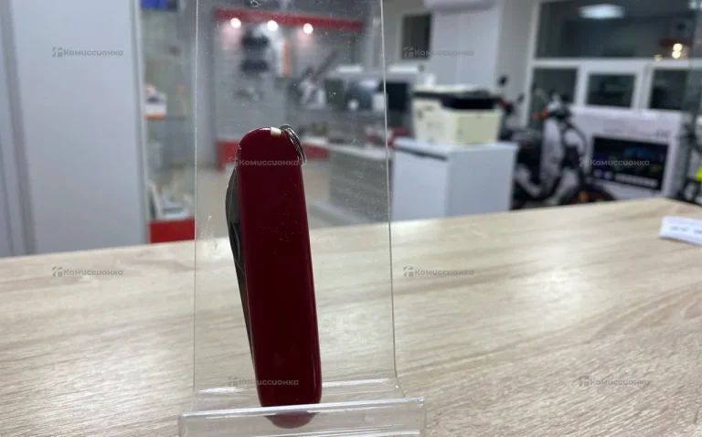 Victorinox Bantam red