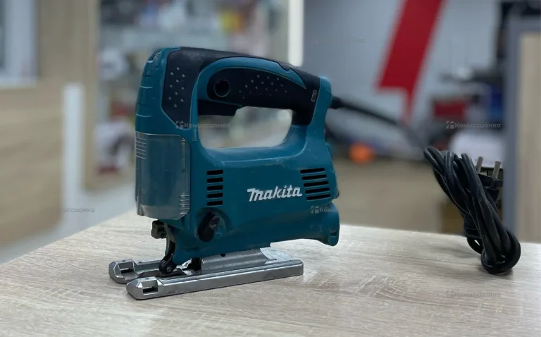 Лобзик Makita 4329