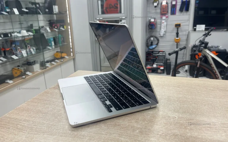 MacBook Air 13 m3 8/512