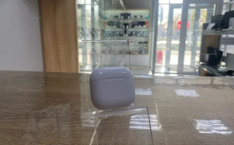 AirPods 4 ANC с шуткой