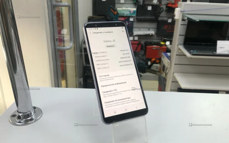 Samsung Galaxy J8 3/32 ГБ