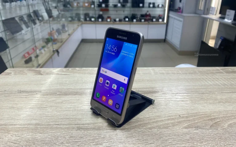 Samsung Galaxy J1 (2016) 1/8 ГБ