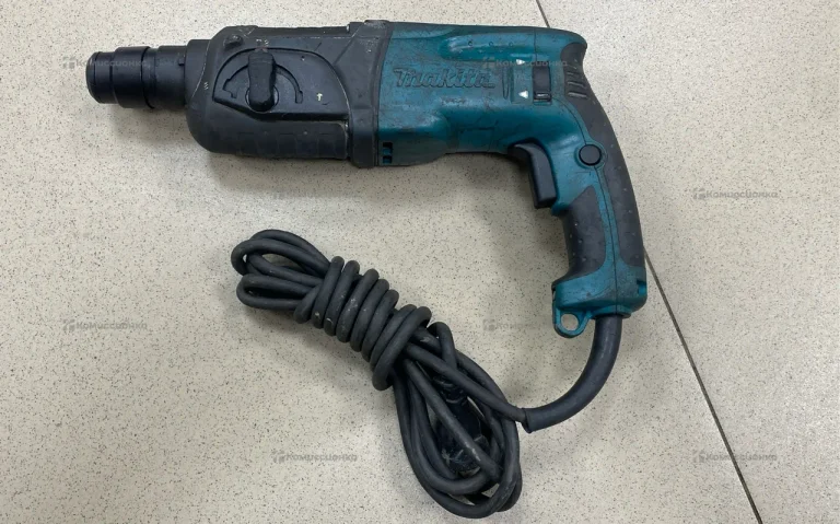 Перфоратор Makita HR2470