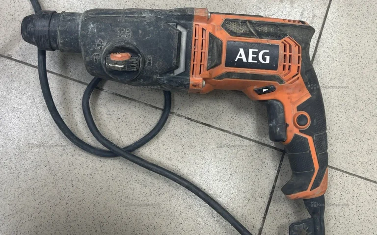 Перфоратор AEG KH 24 IE