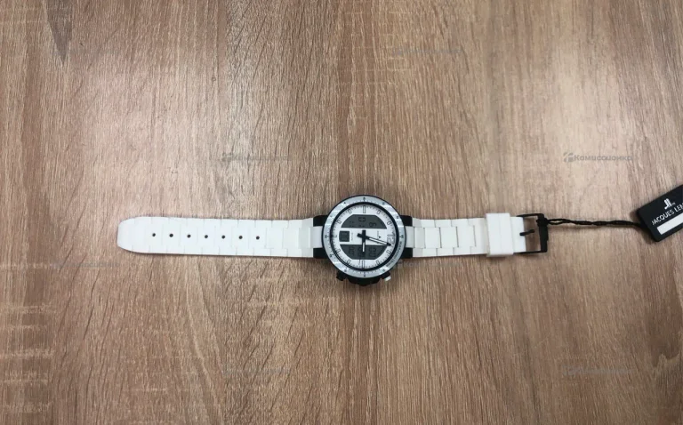 Часы  jacques lemans 1-1726