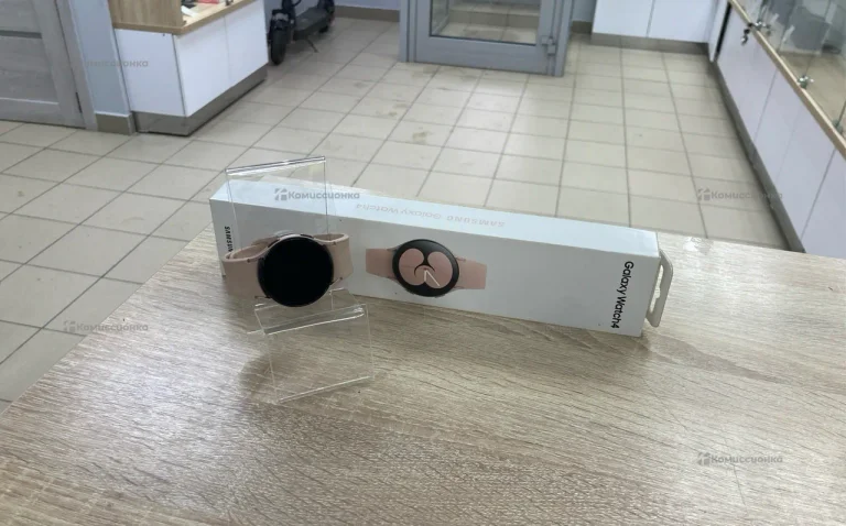 Часы Samsung Galaxy Watch 4