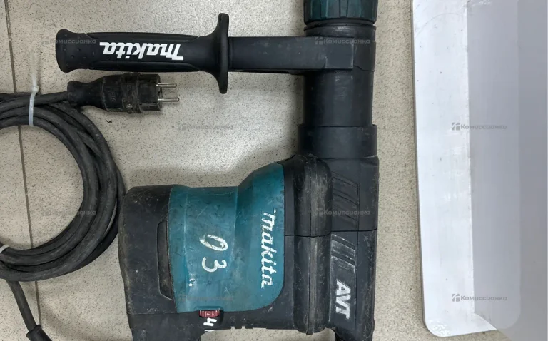 Отбойный молоток makita HM1111C