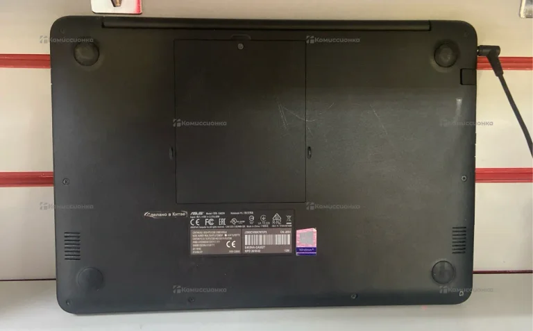 Ноутбук ASUS E402W