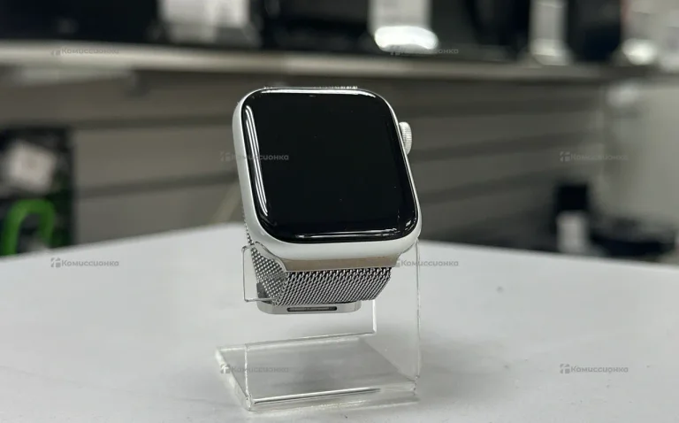 Часы  Apple Watch SE 2 44mm
