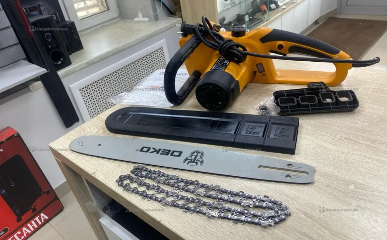 Электропила DEKO DKEC2500