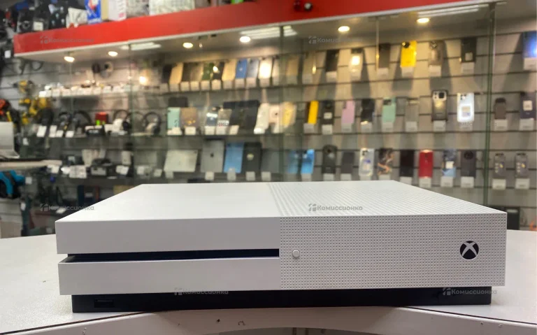 Приставка Xbox One S 1TB С дисководом.