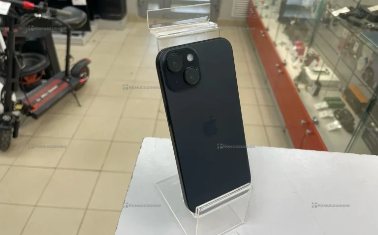 Apple iPhone 15 6/128 ГБ