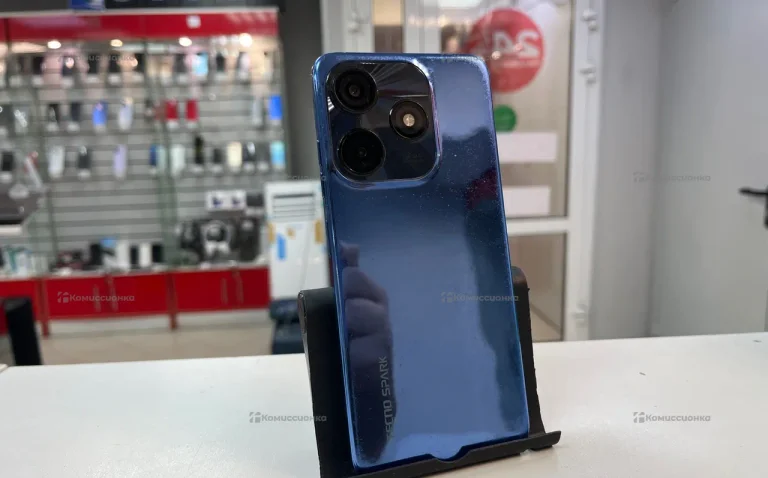 Телефон Tecno Spark 10C 4/64 ГБ