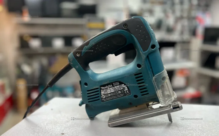 Лобзик Makita 4329