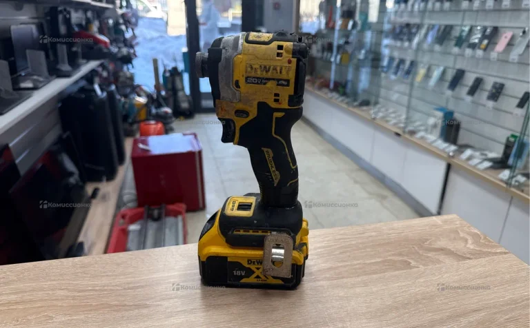 Шуруповерт Dewalt DCF850N