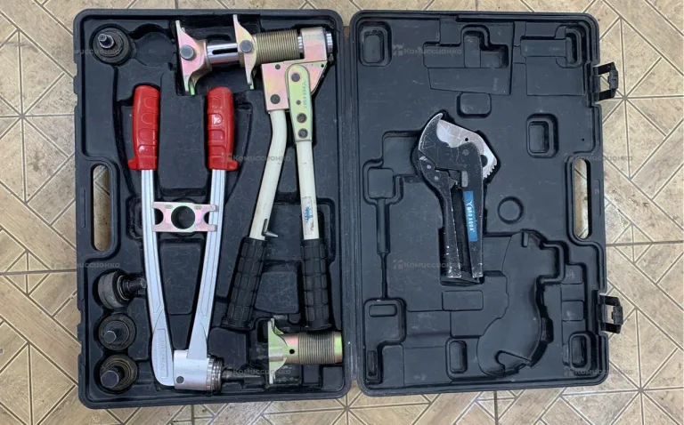 Инструмент для монтажа аксиальных фитингов  AXTOOL