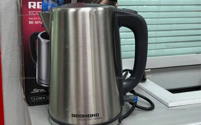 Чайник Redmond RK-M144
