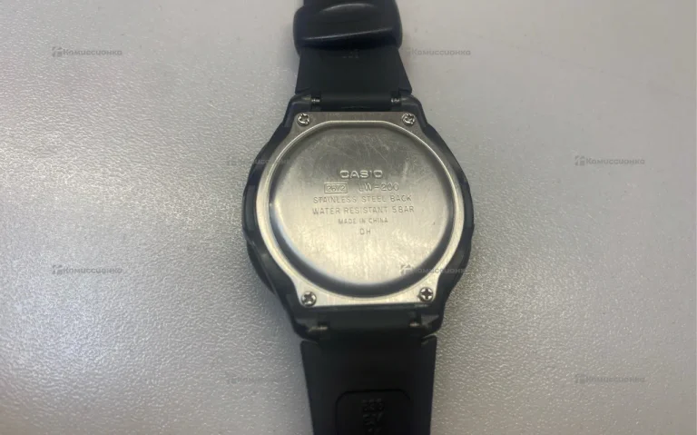 Часы Casio LW-200