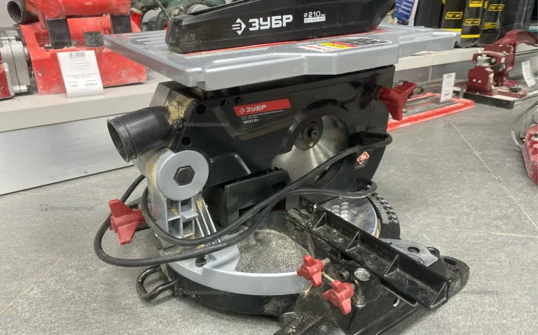 Торцовочная пила Зубр ЗПТК-210-1500