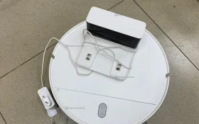 Купить Робот-пылесос Xiaomi Mi Robot Vacuum-Mop Essential б/у , в Москва и область Цена:3500рублей