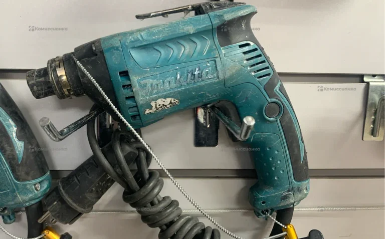 Шуруповерт Makita FS4300