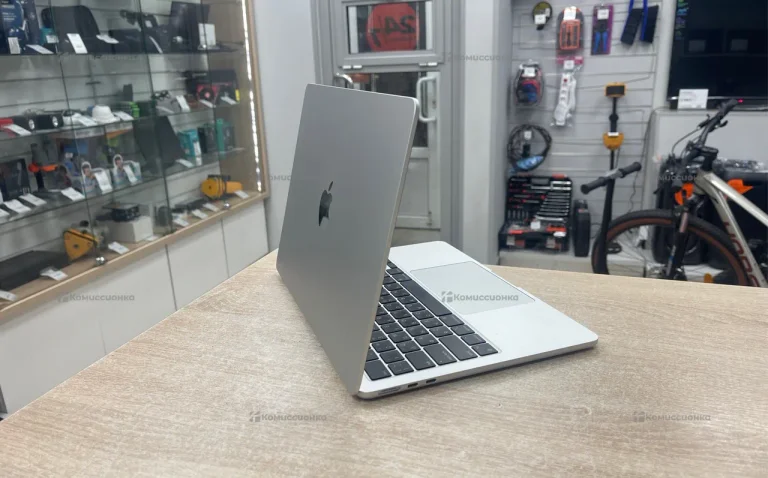 MacBook Air 13 m3 8/512